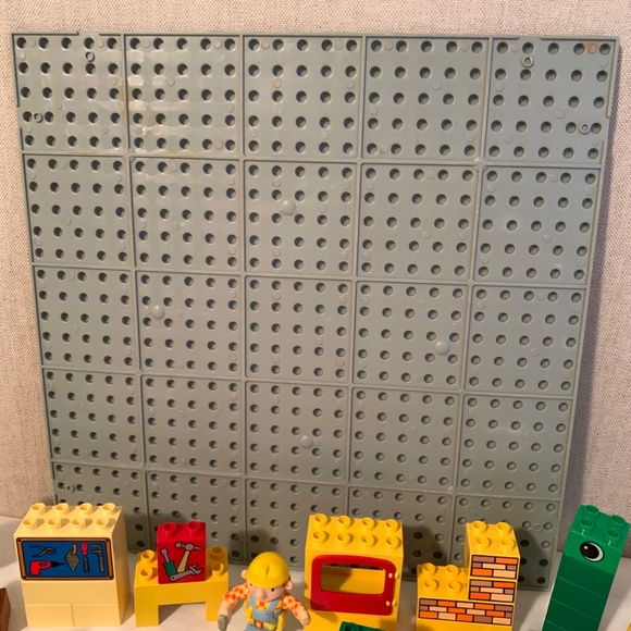 Vintage Lego Duplo Bob The Builder 75 Pieces With Large Building Plate - Picture 12 of 15
